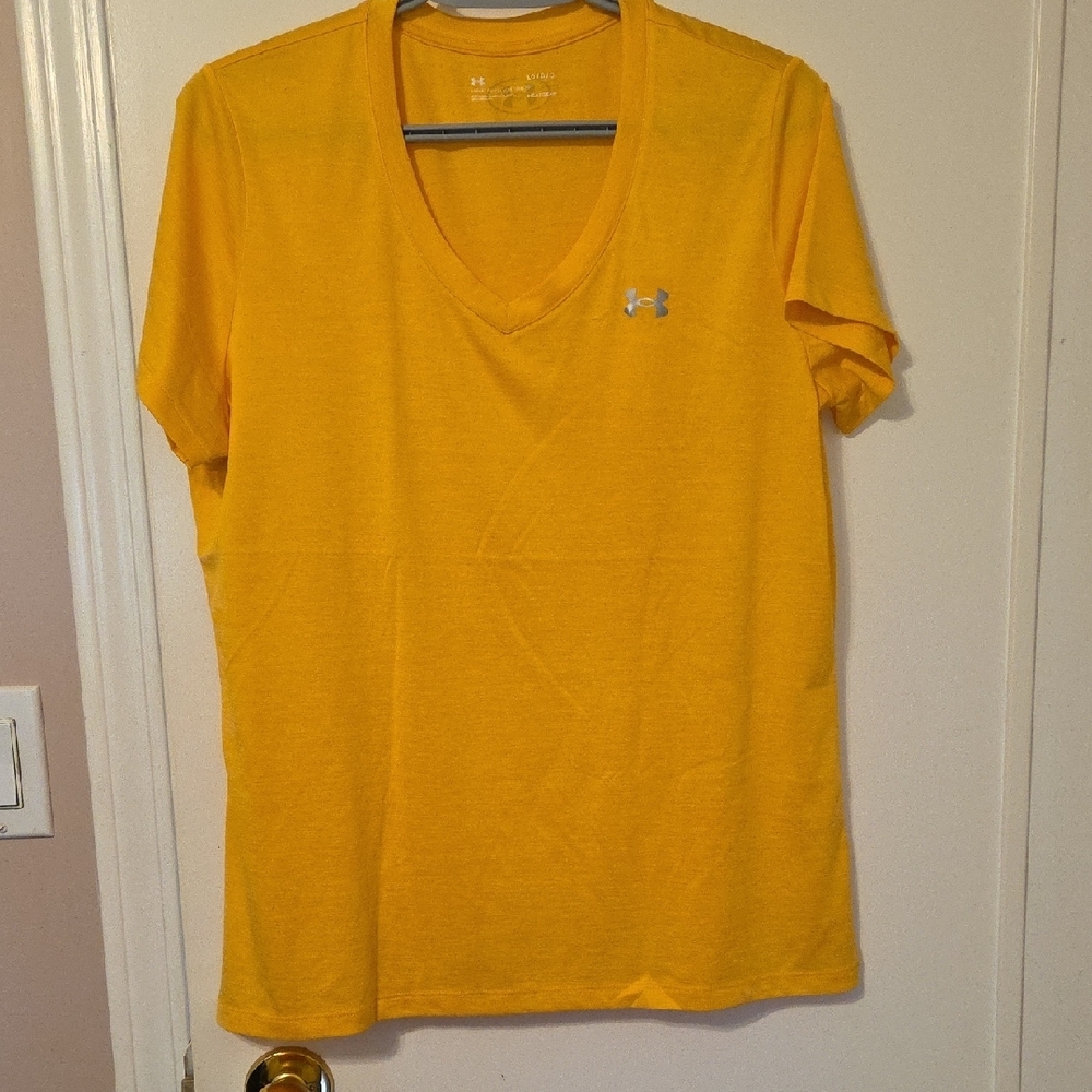Under Armour Golden V-Neck Tee